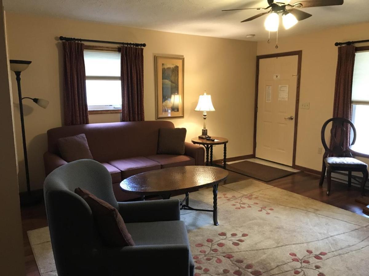 Woodfield Manor - A Sundance Vacations Hotel