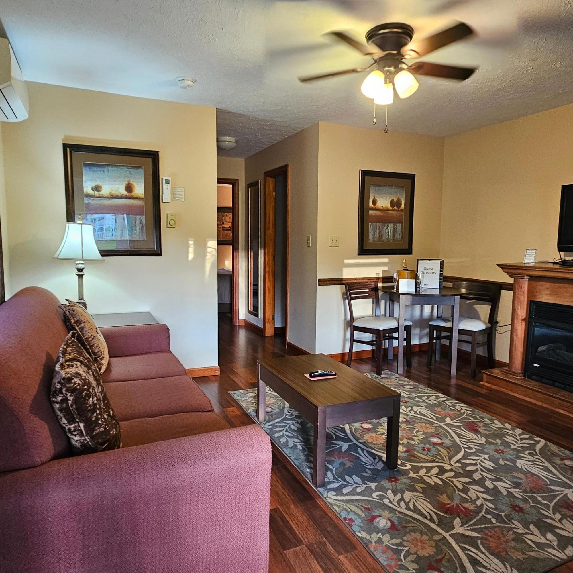 Woodfield Manor - A Sundance Vacations Hotel Cresco
